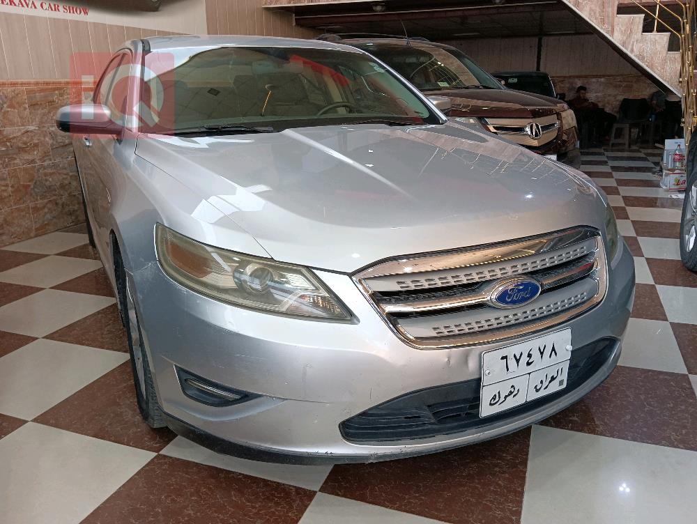 Ford Taurus